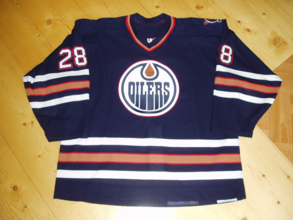 28 Jason CHIMERA EDMONTON OILERS Gameworn Hockey Jersey Collection
