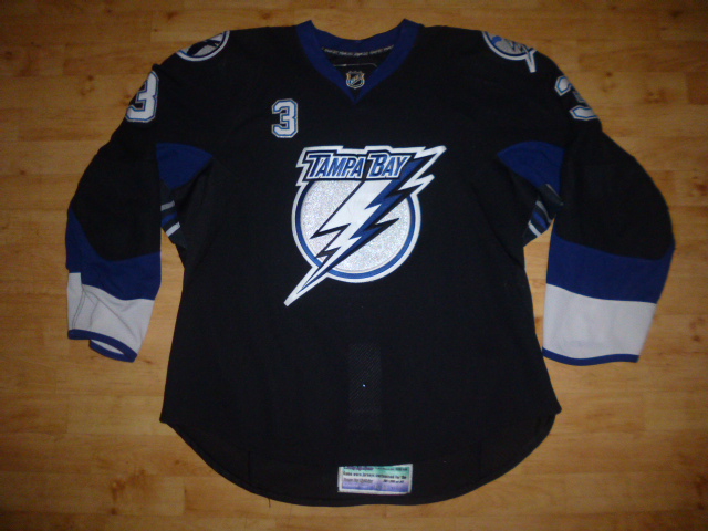 3 – Doug JANIK – TAMPA BAY LIGHTNING - Gameworn Hockey Jersey Collection